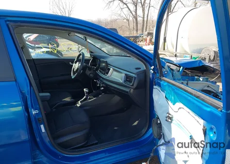 2021 Kia Rio S z USA, uszkodzony, nr VIN 3KPA24AD0ME429823